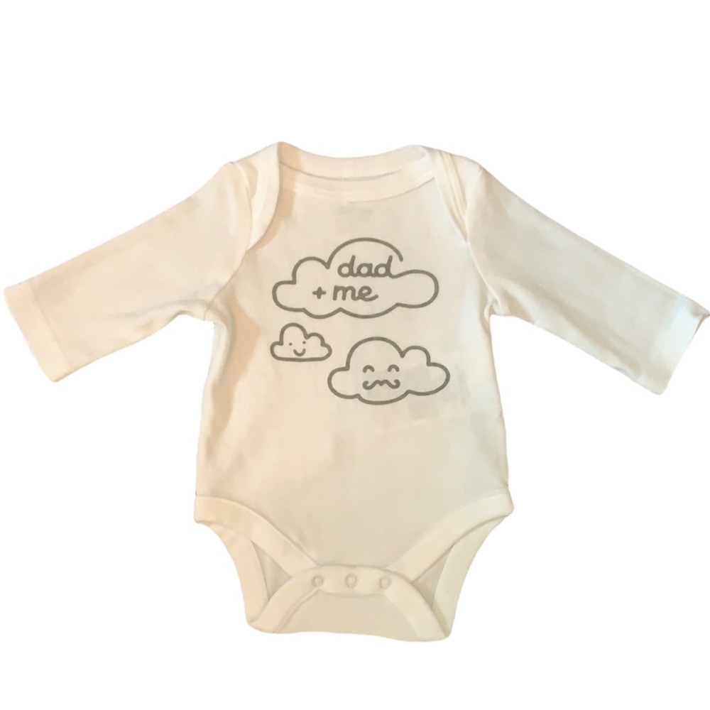 Baby Gap Dad and Me Clouds White Long Sleeve Onesie Size Newborn *LIKE NEW*
